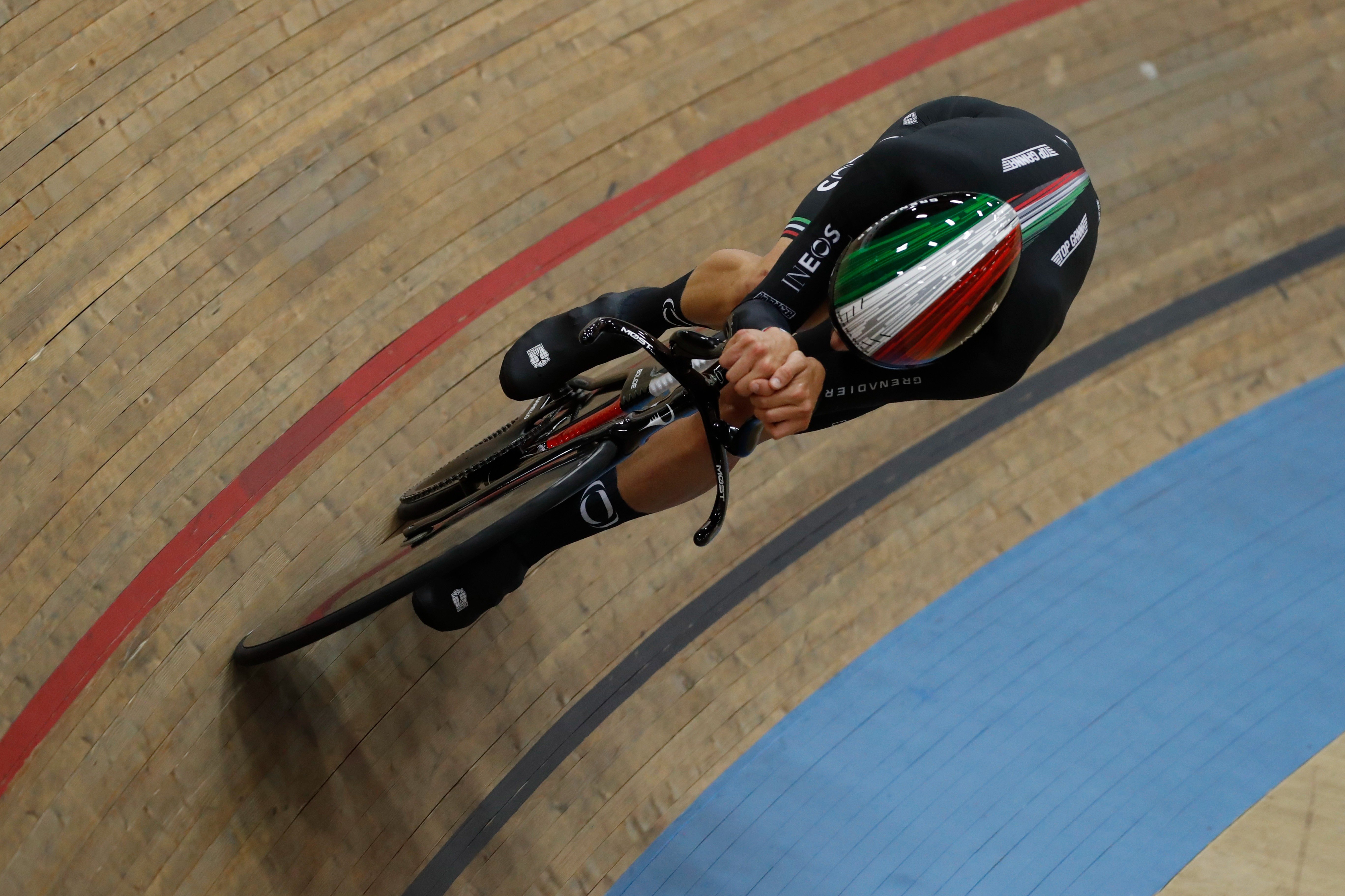 FILIPPO GANNA SETS NEW UCI HOUR RECORD